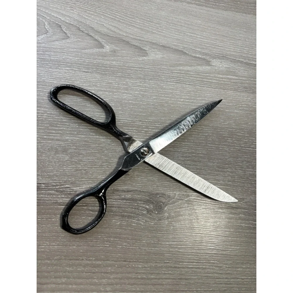 Vintage Heavy Duty Tailor Shears Fabric Scissors Black Handle Taiwan Crafting